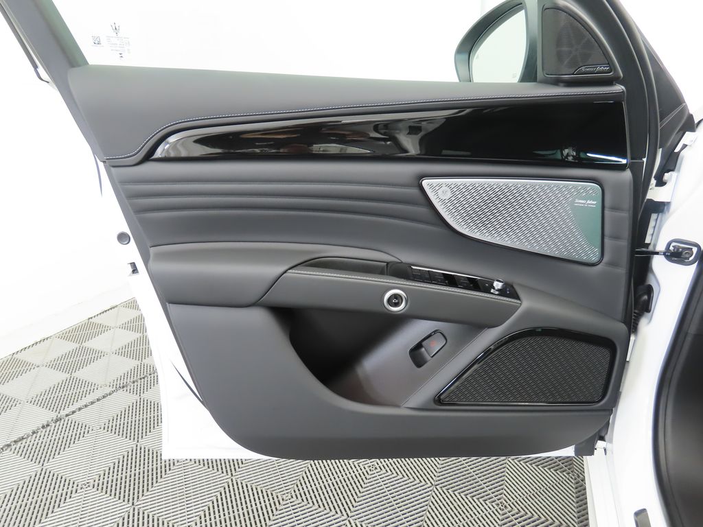 Thumbnail: 2025 Maserati Grecale - 25