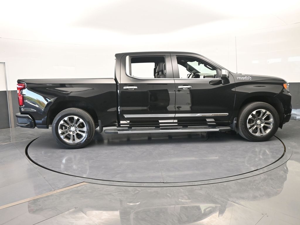 Used 2022 Black Chevrolet High Country image 7