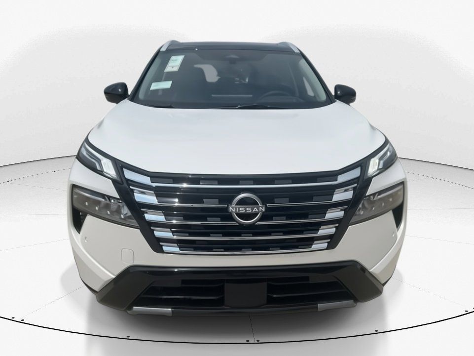 2025 Everest White Pearl/Super Black Nissan Rogue Platinum FWD SUV