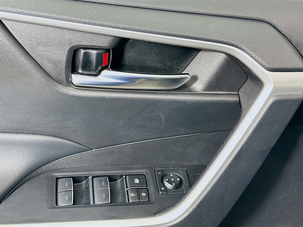 Thumbnail: 2024 Toyota RAV4 - 18