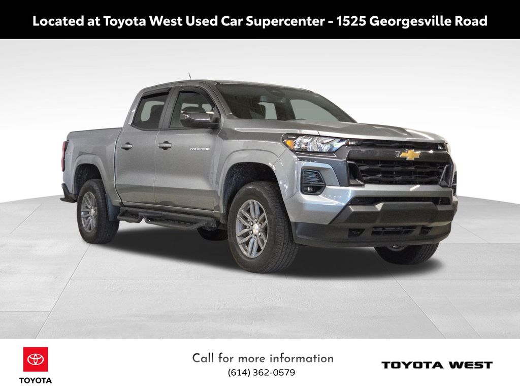 2024 Chevrolet Colorado LT photo 3
