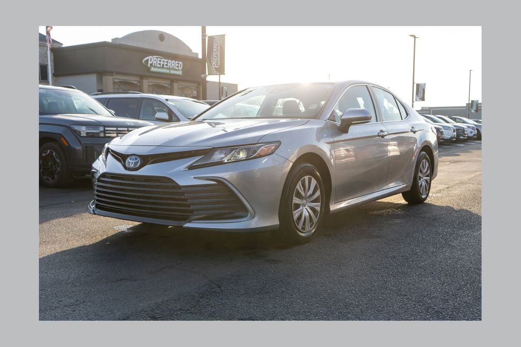2022 Toyota Camry Hybrid LE FWD