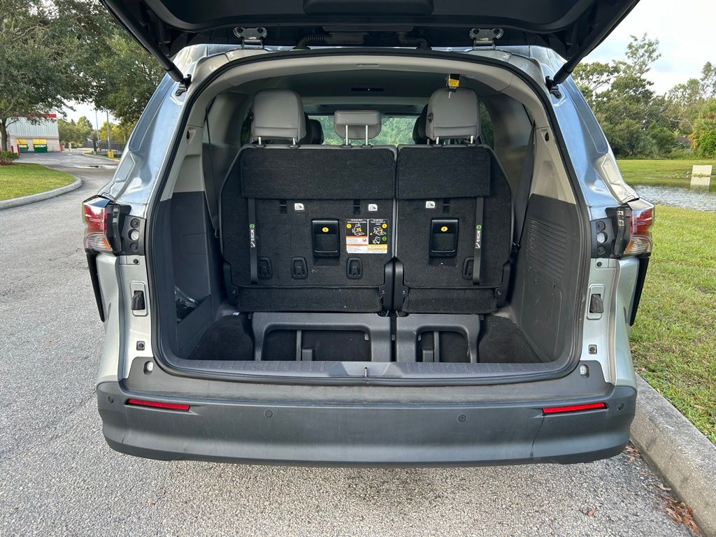 Thumbnail: 2023 Toyota Sienna - 10