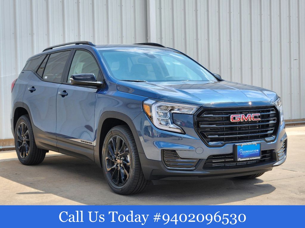 2024 GMC Terrain SLE 2