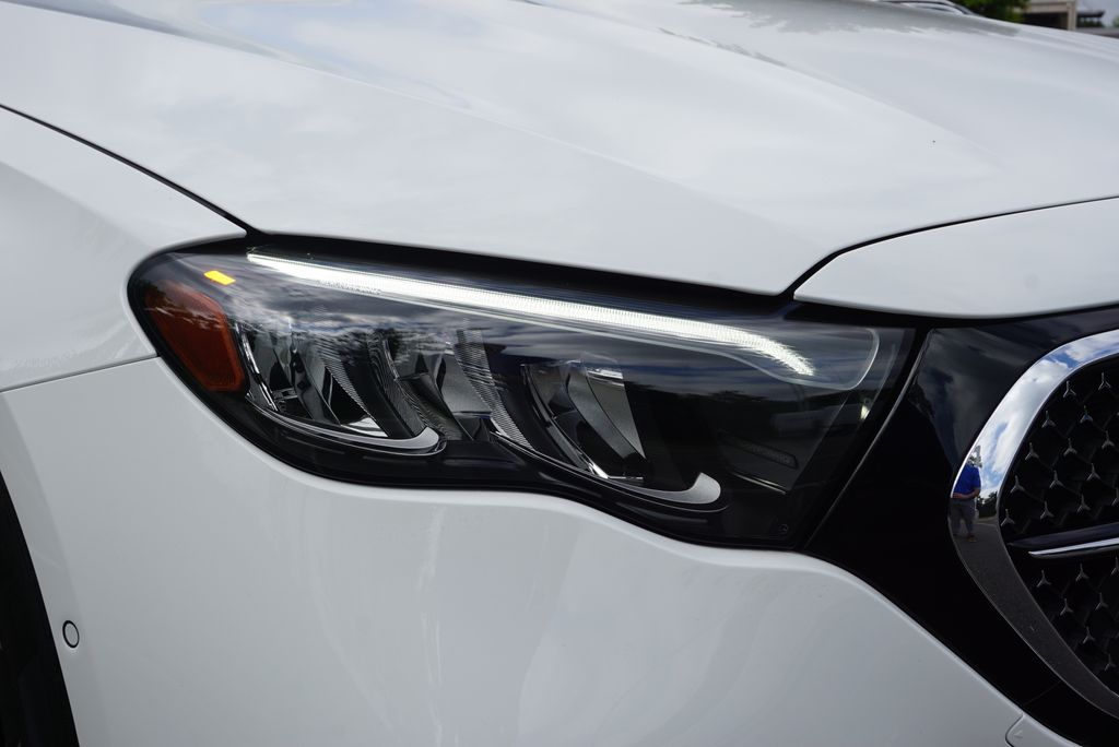 Thumbnail: 2024 Mercedes-Benz E-Class - 10