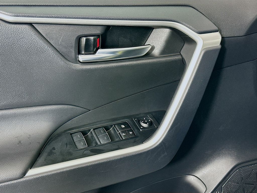 Thumbnail: 2024 Toyota RAV4 - 18