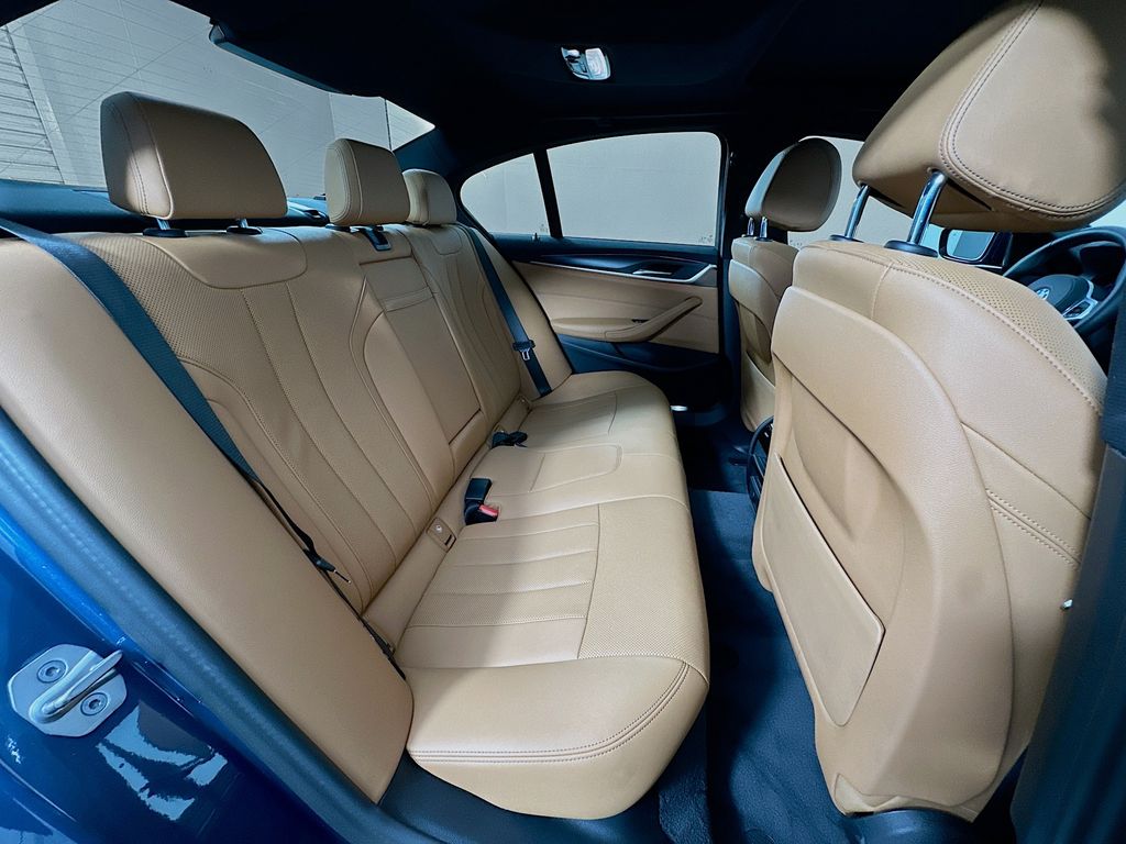 Thumbnail: 2023 BMW 5 Series - 29