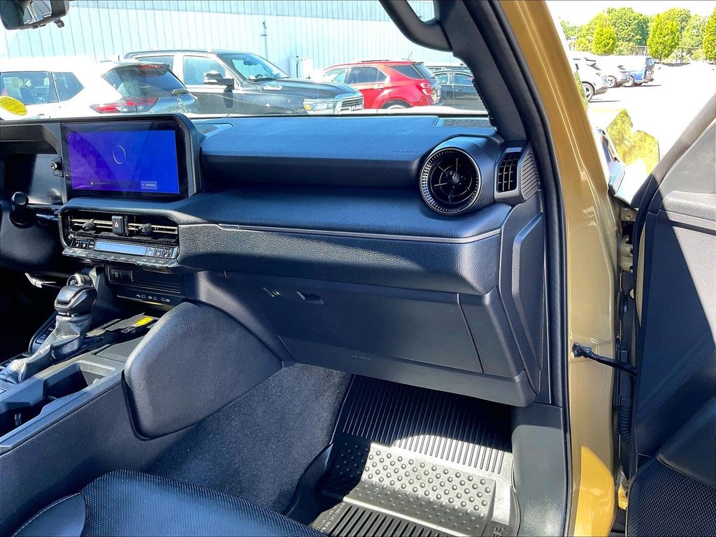 2025 Toyota Land Cruiser — photo 13