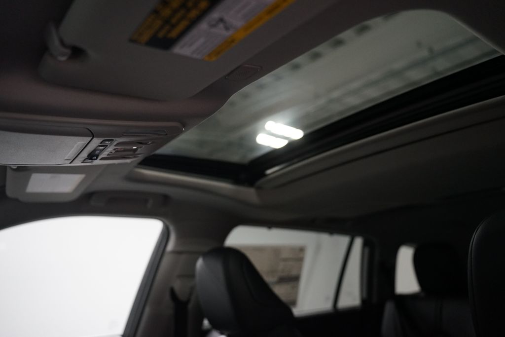 Thumbnail: 2025 Toyota Highlander - 26