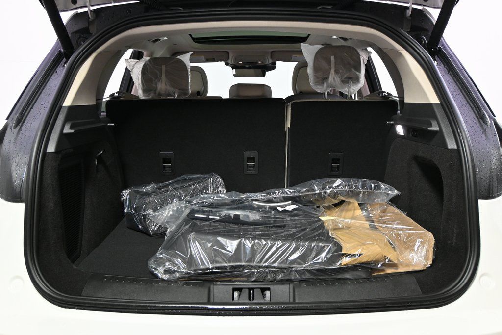 New 2026 White Lincoln Reserve image 17