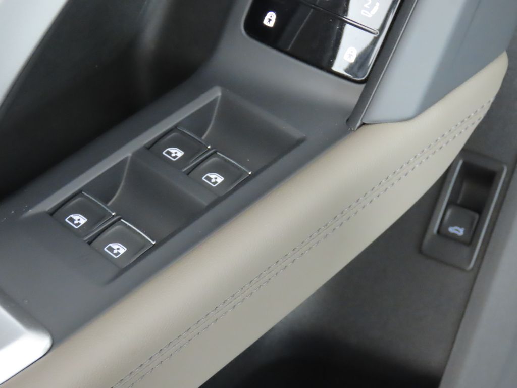 Thumbnail: 2025 Audi Q5 - 29