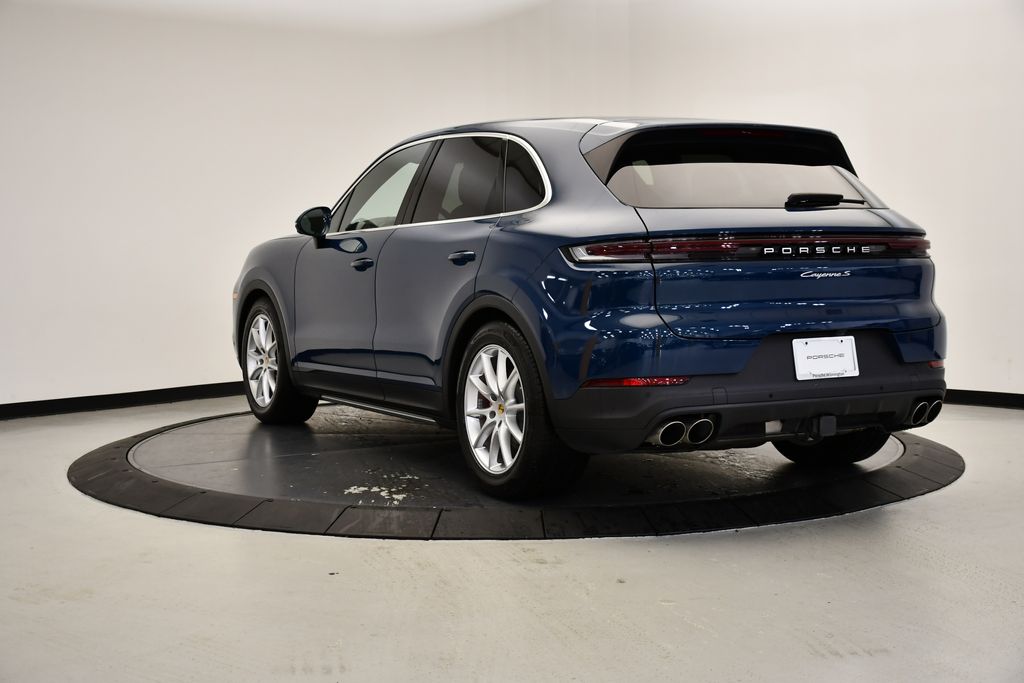 Thumbnail: 2024 Porsche Cayenne - 3