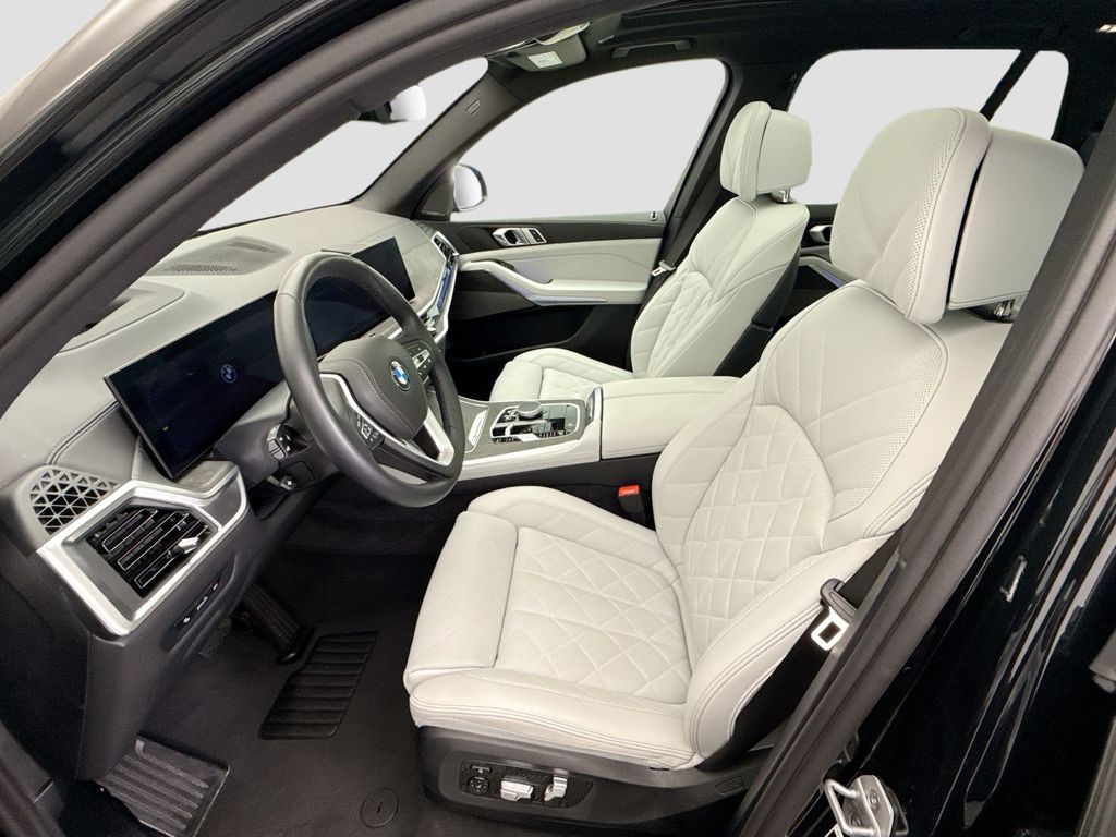 Thumbnail: 2026 BMW X5 - 18