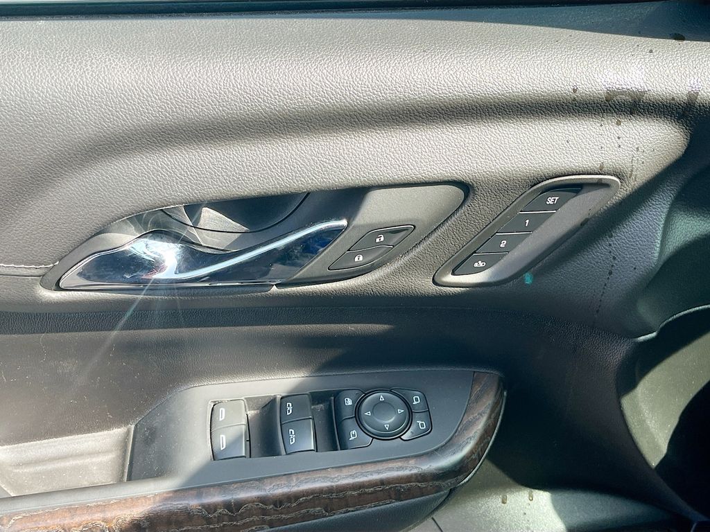 Used 2023 Blue GMC Denali image 18
