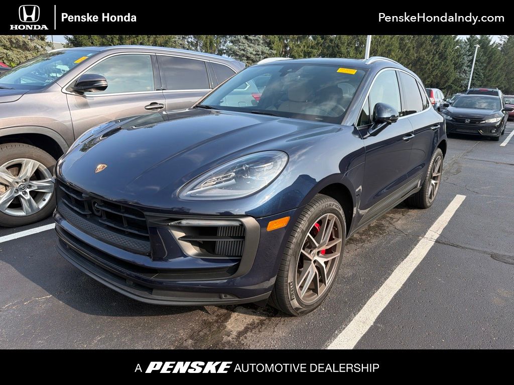 Thumbnail: 2023 Porsche Macan - 1