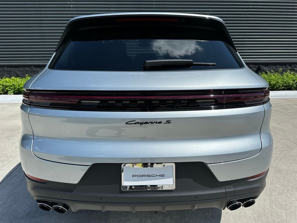 Thumbnail: 2025 Porsche Cayenne - 11