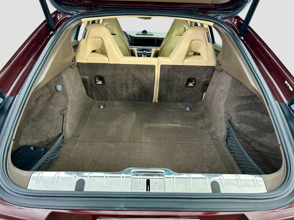 Thumbnail: 2019 Porsche Panamera - 29