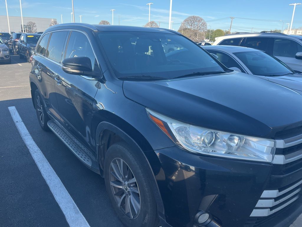 Thumbnail: 2017 Toyota Highlander - 3