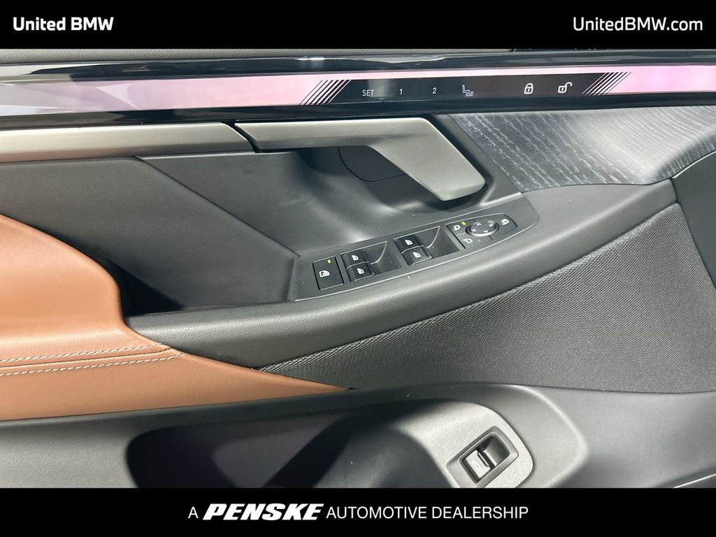 Thumbnail: 2025 BMW i5 - 11