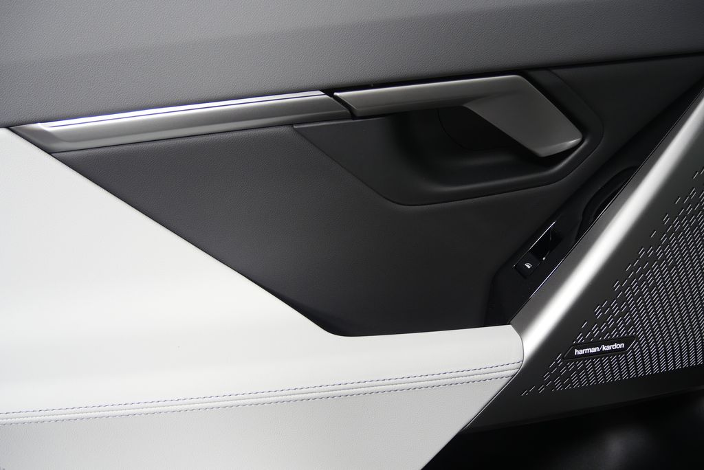 2026 BMW i5 eDrive40 14