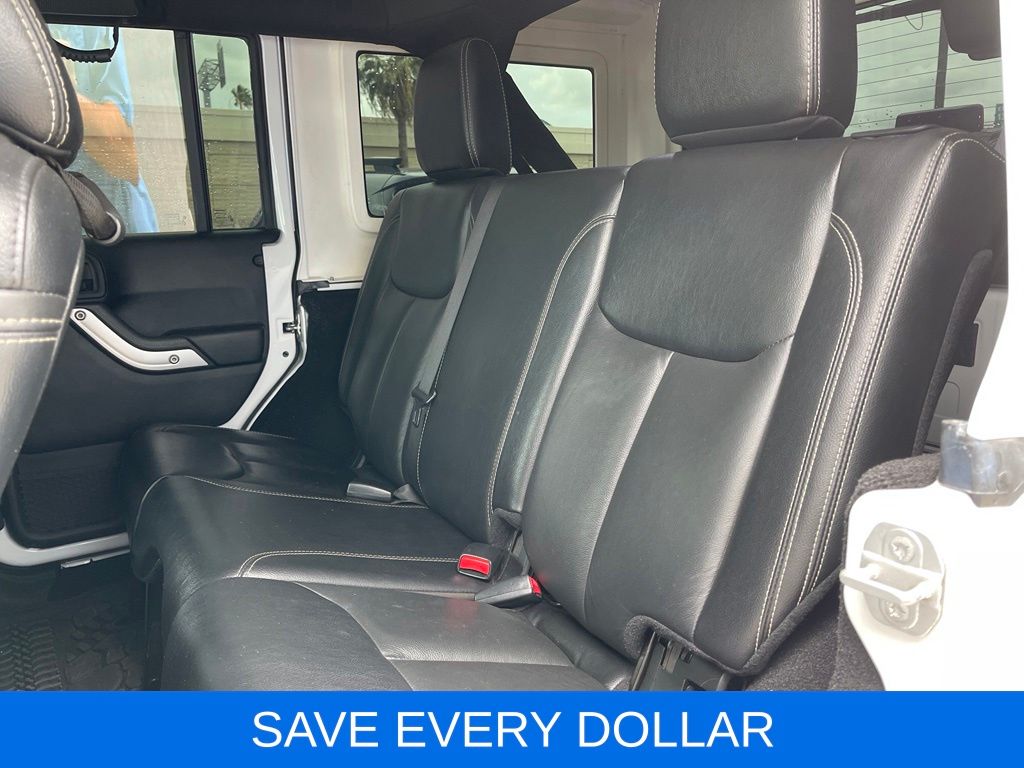 Used 2016 White/off-white Jeep Unlimited Rubicon image 15