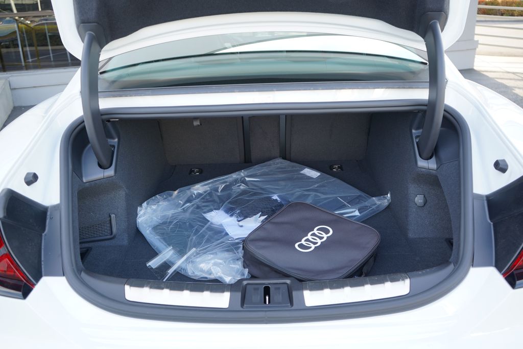 2025 Audi e-tron GT Premium Plus 25