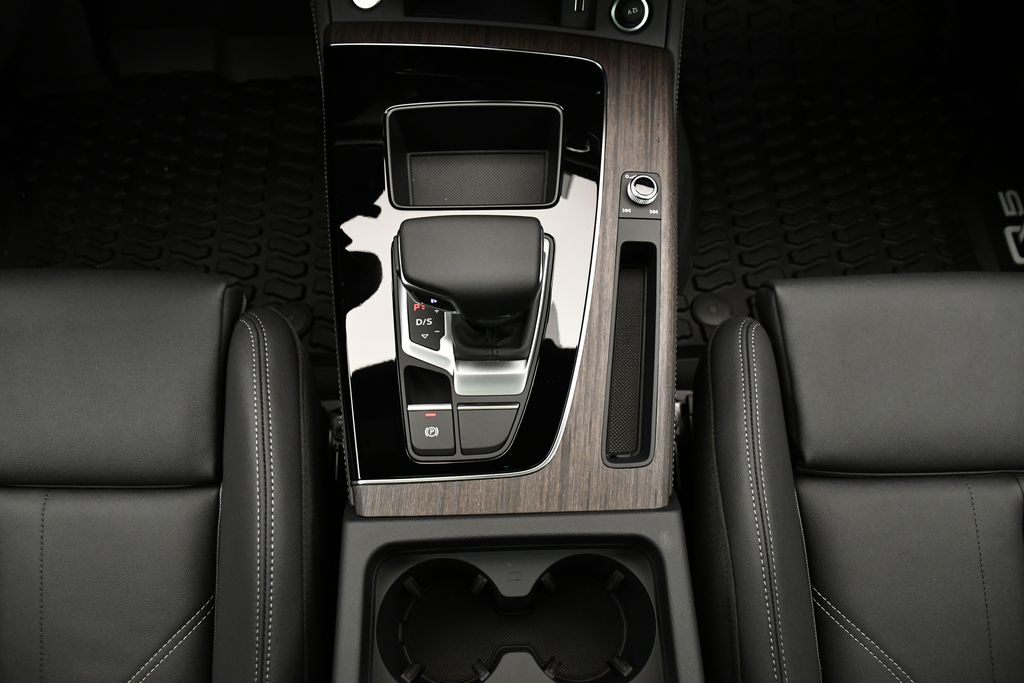 2025 Audi Q5  31