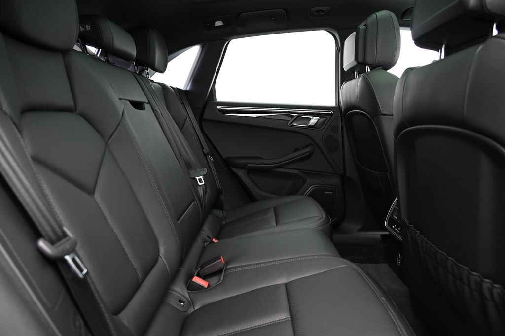 Thumbnail: 2024 Porsche Macan - 15