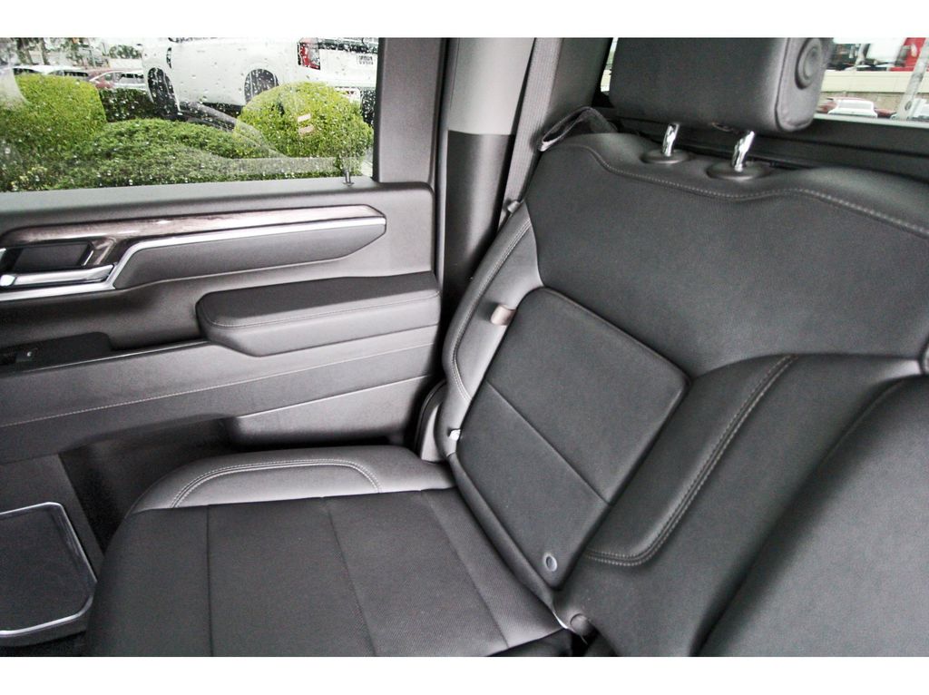 2025 Chevrolet Silverado 2500HD LTZ - 10