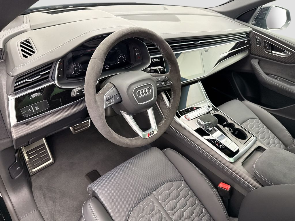 Thumbnail: 2026 Audi RS Q8 - 10