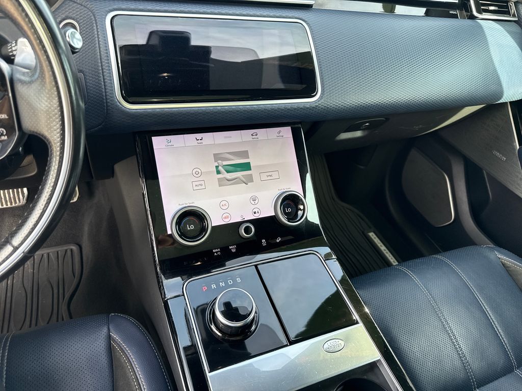 Used 2019  Land Rover SE R-Dynamic image 17
