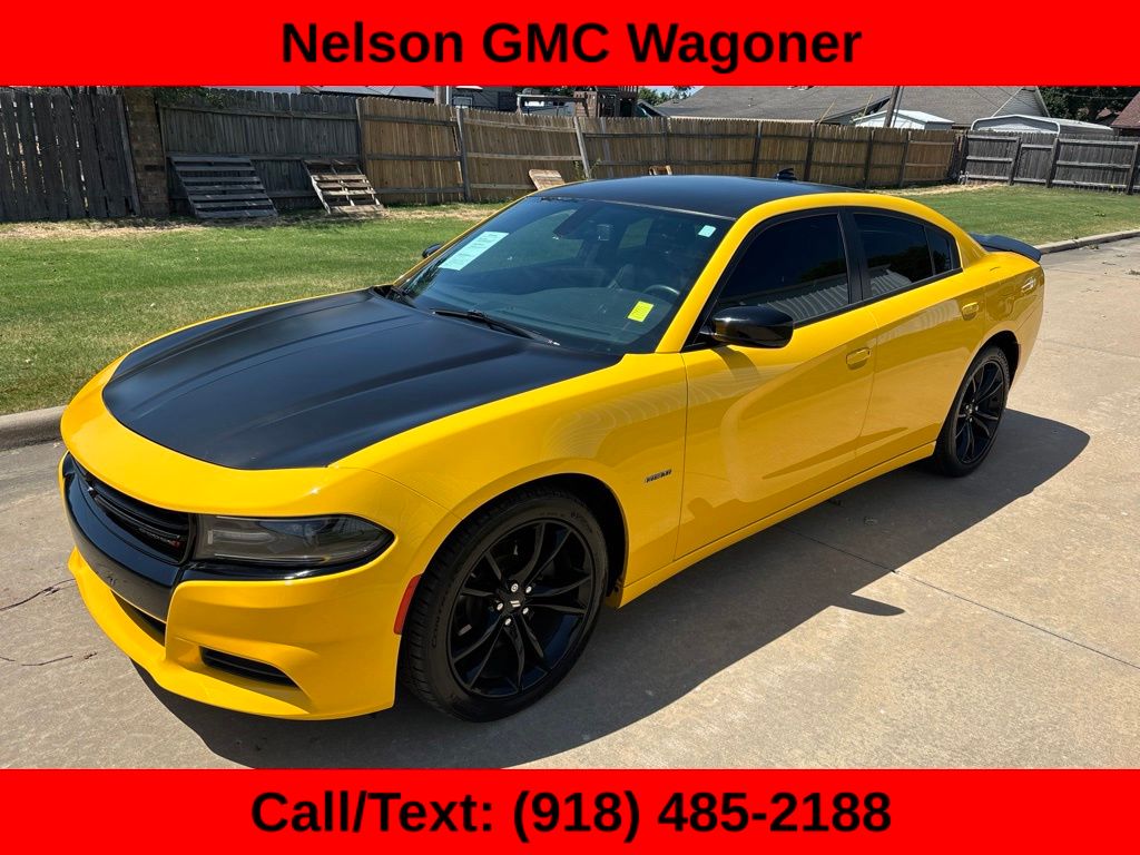 Yellow Jacket Clearcoat 2017 Dodge Charger Sedan Rear-Wheel Drive 8-Speed Automatic