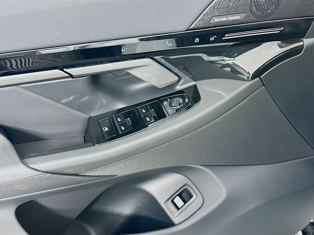 Thumbnail: 2026 BMW 5 Series - 20