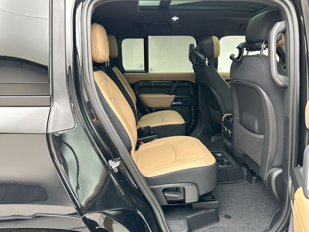 Thumbnail: 2026 Land Rover Defender - 7