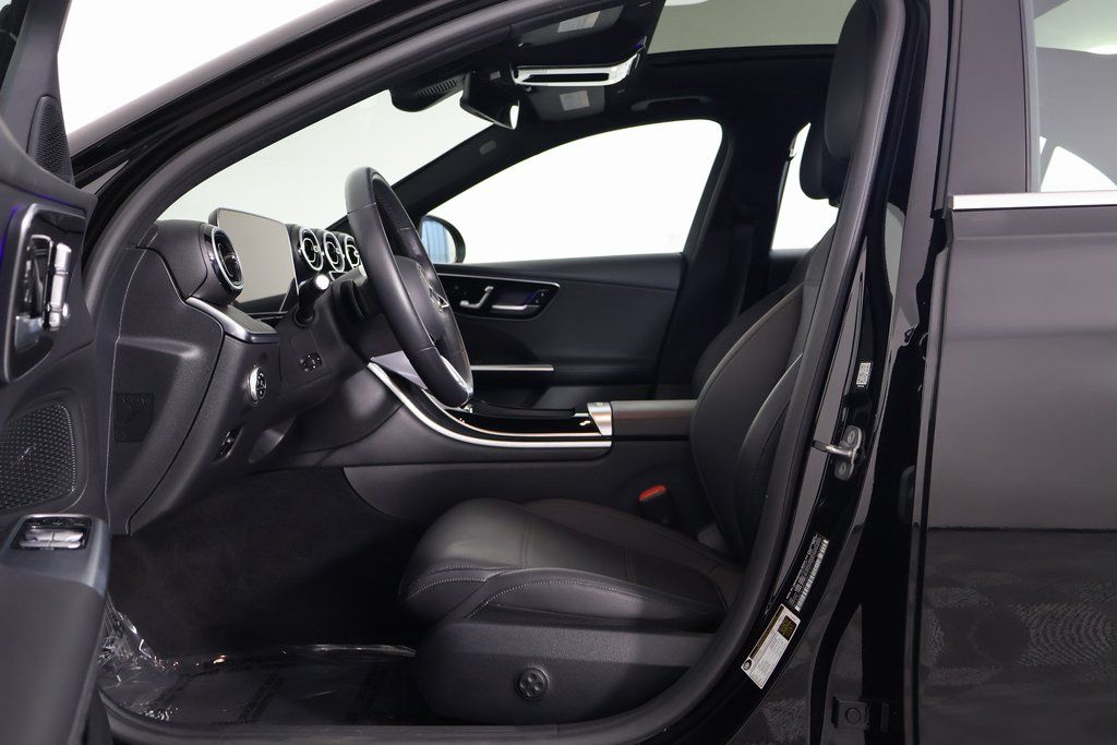 Thumbnail: 2025 Mercedes-Benz C-Class - 10