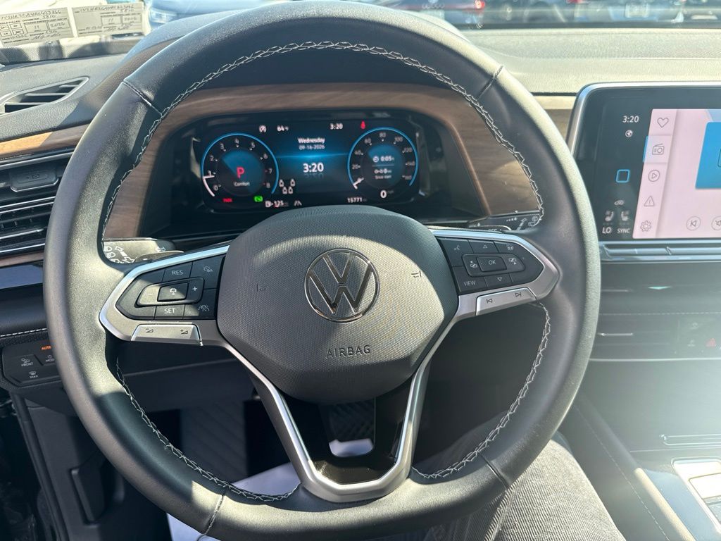 2024 Volkswagen Atlas 2.0T SE w/Technology Black at South Hills CDJR