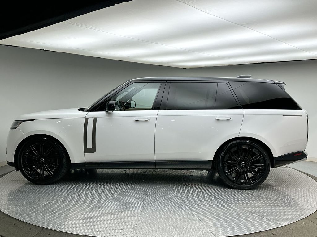 Thumbnail: 2023 Land Rover Range Rover - 10