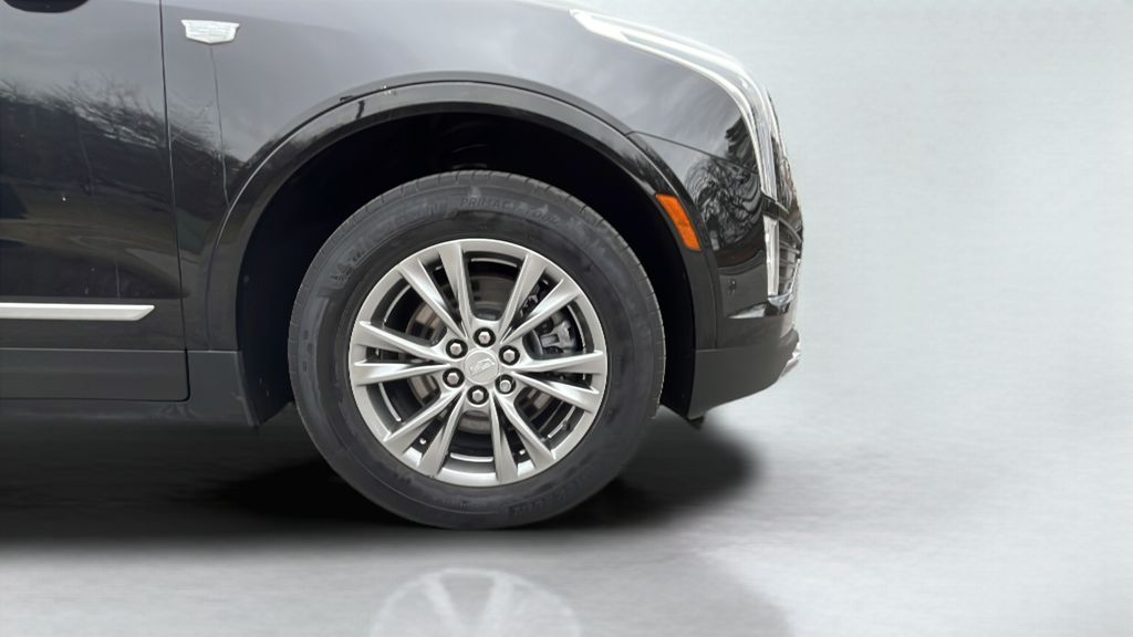 used 2021 Cadillac XT5 car, priced at $28,900