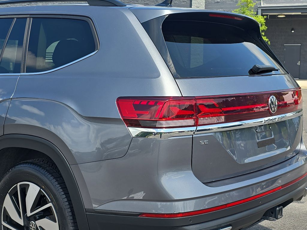 2024 Silver Mist Metallic Volkswagen Atlas 2.0T SE w/Technology FWD SUV