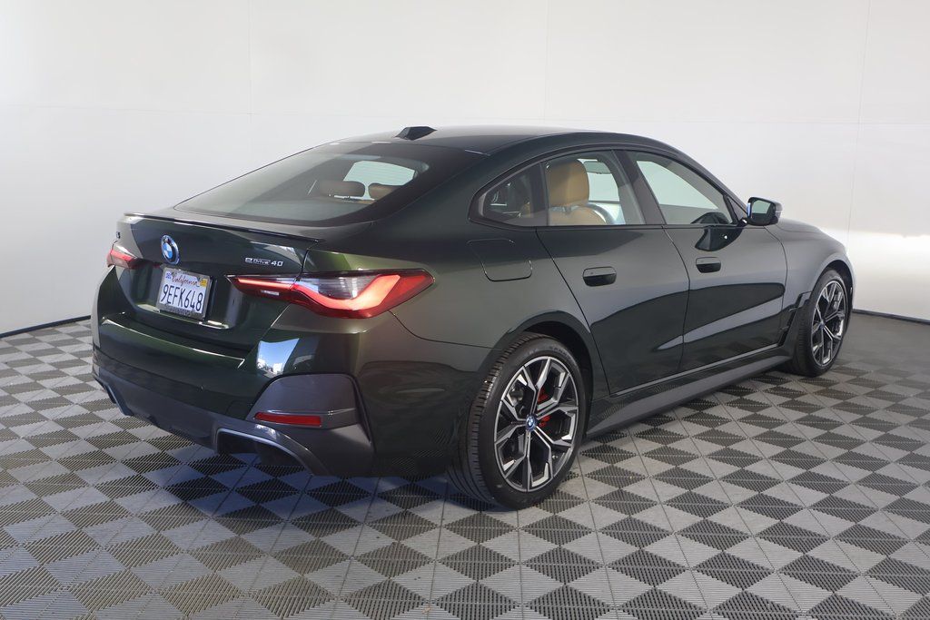 Thumbnail: 2023 BMW i4 - 4