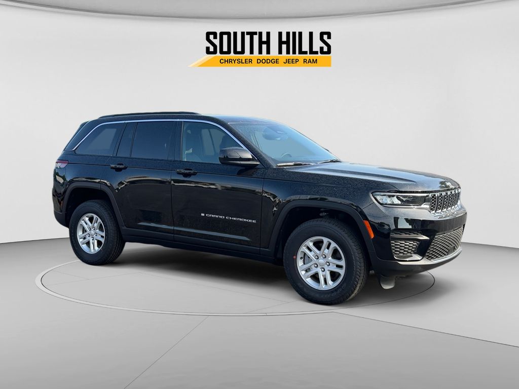 2025 Jeep Grand Cherokee Laredo Black at Spitzer Acura