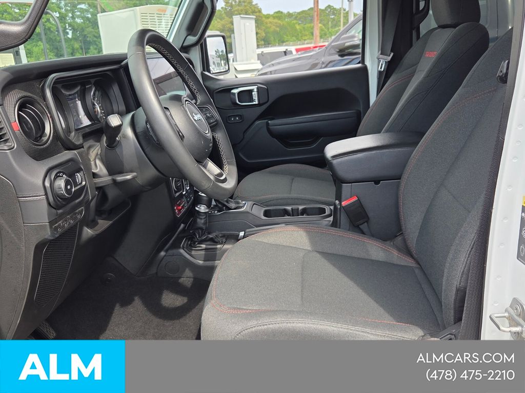 Used 2025 White Jeep Rubicon image 8