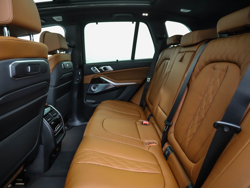 Thumbnail: 2026 BMW X5 - 21