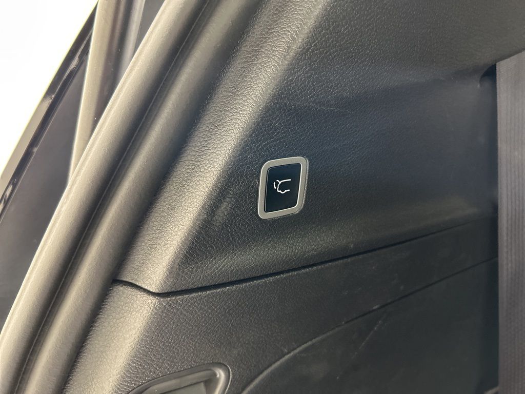 used 2025 Chrysler Pacifica car, priced at $31,741