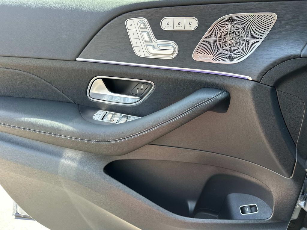 Thumbnail: 2026 Mercedes-Benz GLE - 18