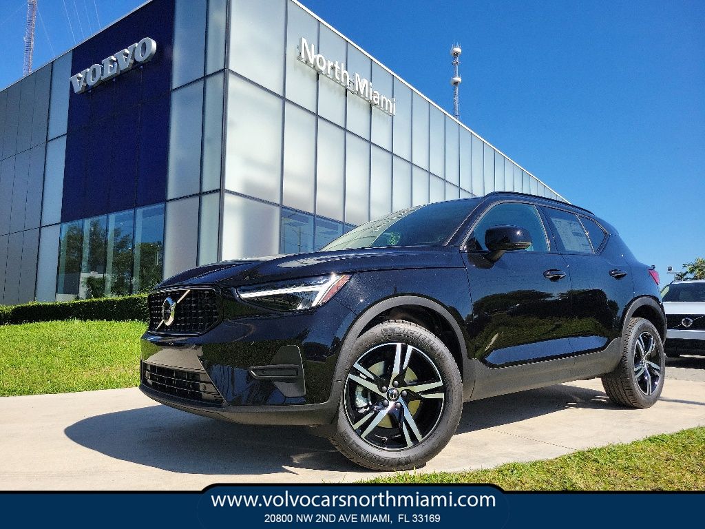 2026 Volvo XC40 Core