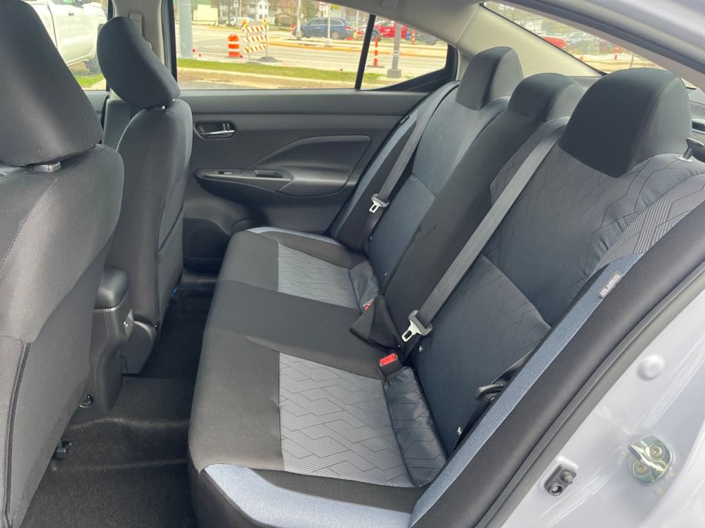 2025 Nissan Versa 1.6 SV photo