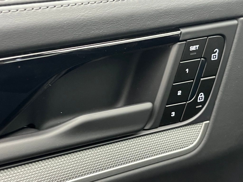 Thumbnail: 2026 Porsche Cayenne - 22