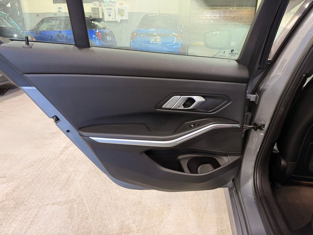 Thumbnail: 2023 BMW 3 Series - 19