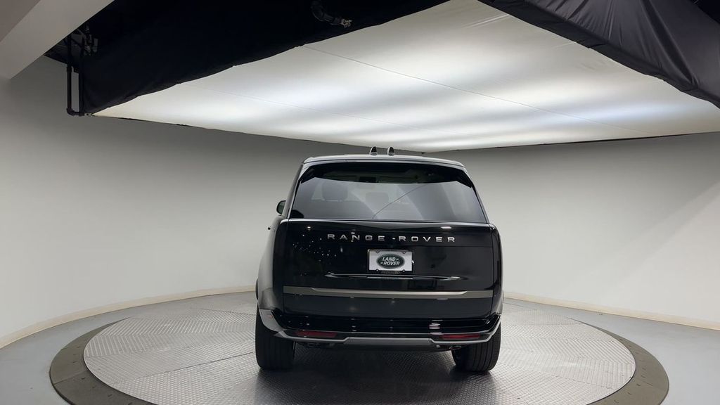 Thumbnail: 2025 Land Rover Range Rover - 7